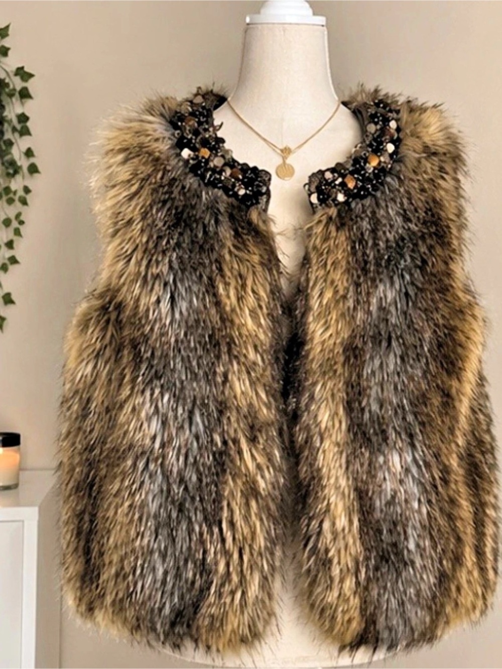 Express Faux Fur Embellished Vest in Brown & Black Size Medium Like